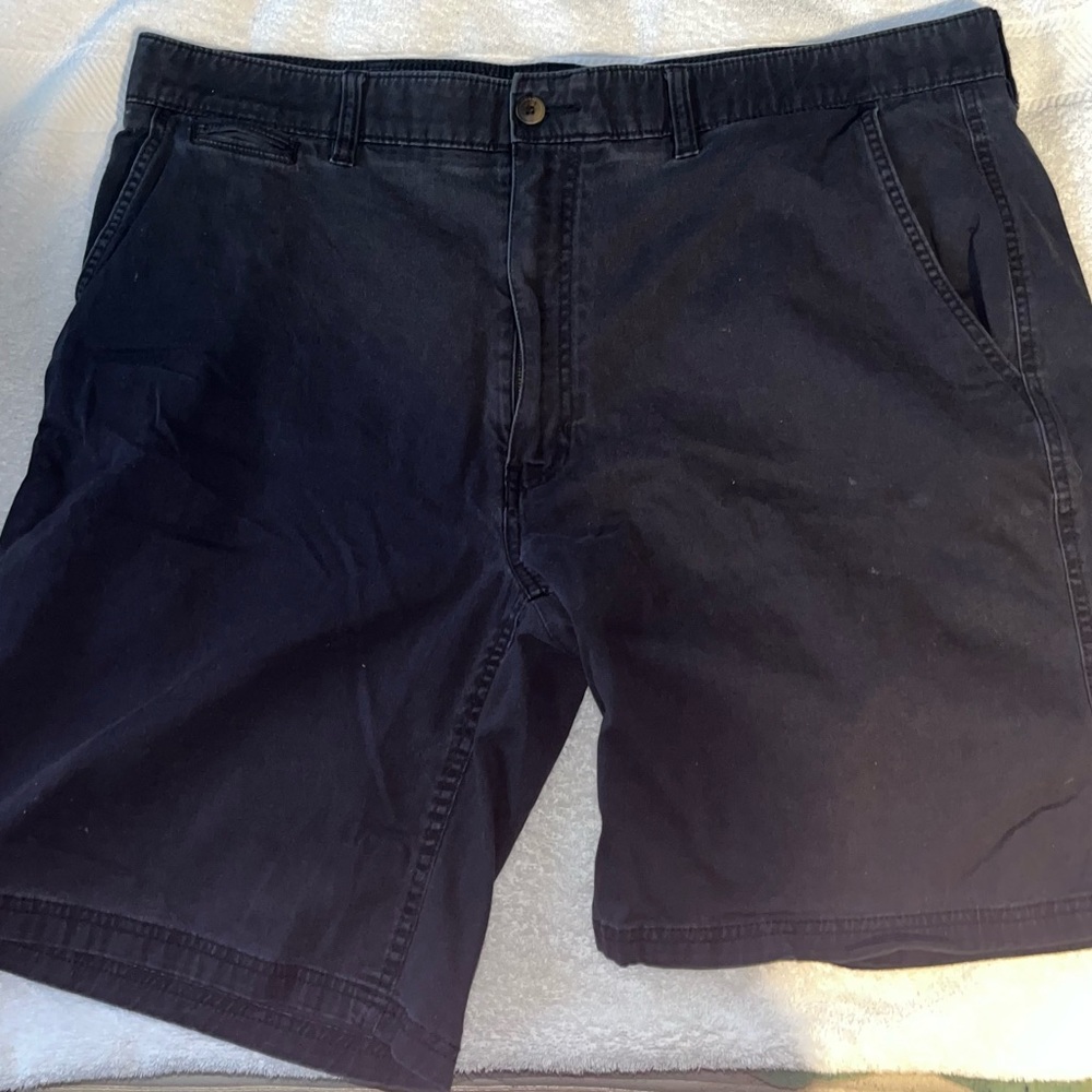 Size 42 men’s shorts